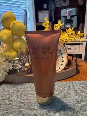 Estée Lauder Bronze Goddess Exfoliating Cleanser